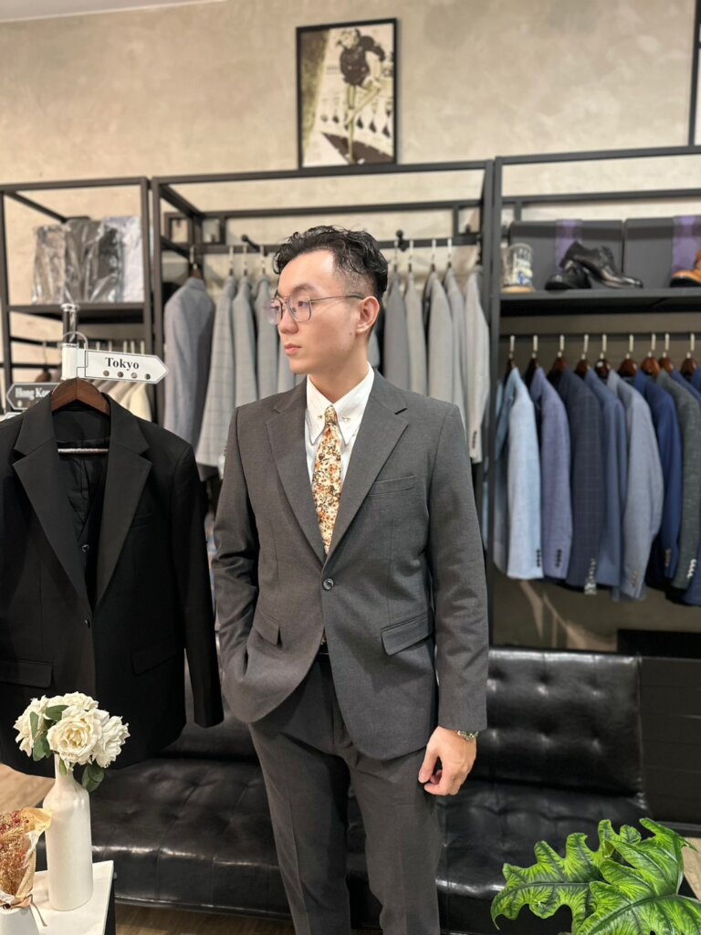 【2026 男士西裝精選推薦】 商務、婚宴、到日常穿搭的選購指南 4 S 74850308