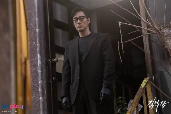 《金特務:本色回歸》最有實力的人,往往穿著最普通的西裝 4 images